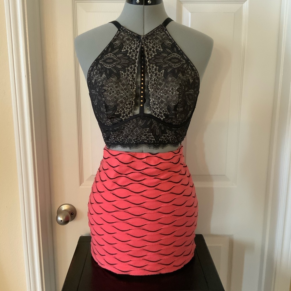 Coral mini skirt